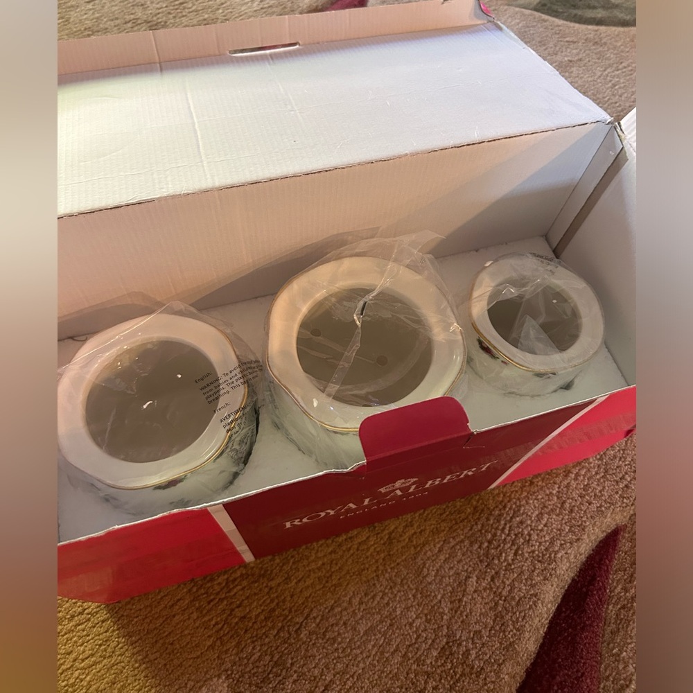 Royal Albert country rose 3 set canisters